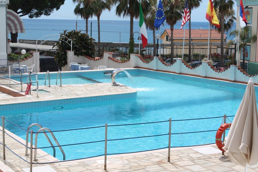 Hotel Ariston Montecarlo Sanremo Esterno foto