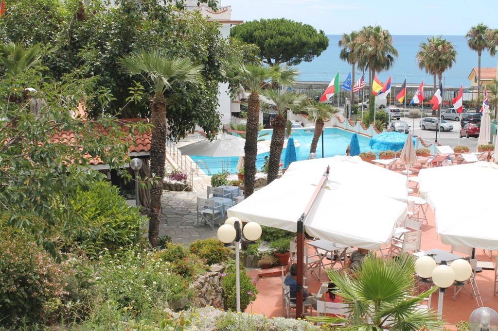 Hotel Ariston Montecarlo Sanremo Esterno foto